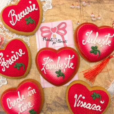Martisor Inima din turta dulce cu mesaje