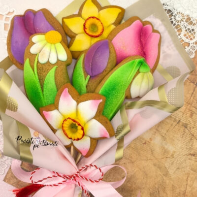 Buchet din turta dulce cu 7 flori de primavara